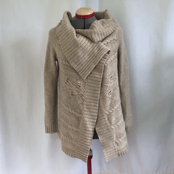 Gap “wrap” cardigan. Size medium. - Picture 13 of 14